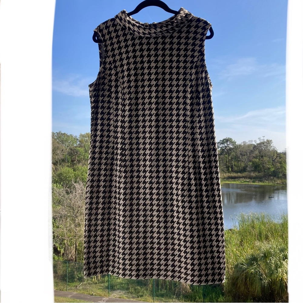 AA STUDIO DRESS Sweater houndstooth knit /black and gray with a zipper Sz 18